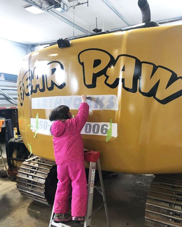 Bear Paw Earthworks Bulldozer